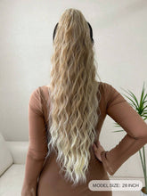 Load image into Gallery viewer, Blonde Ombre Ponytail Extension
